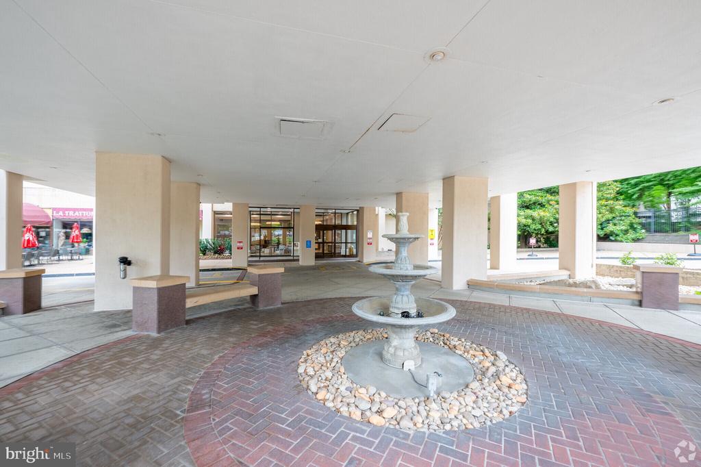 4515 WILLARD AVENUE Unit: 1009S
