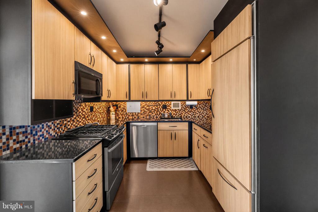 4515 WILLARD AVENUE Unit: 1009S