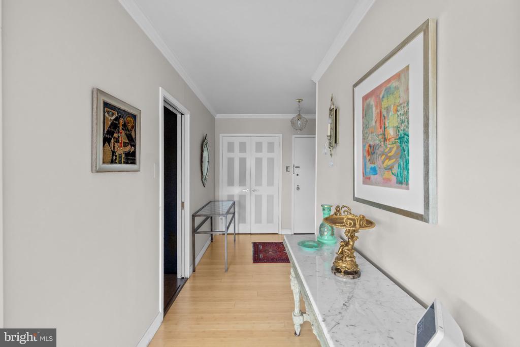 4515 WILLARD AVENUE Unit: 1009S