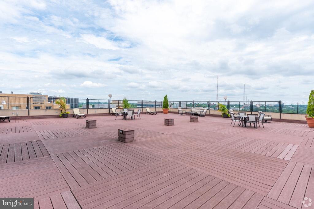 4515 WILLARD AVENUE Unit: 1009S