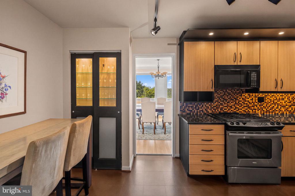 4515 WILLARD AVENUE Unit: 1009S