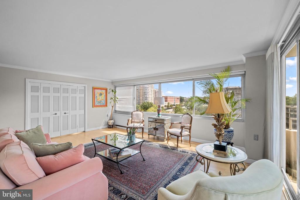 4515 WILLARD AVENUE Unit: 1009S