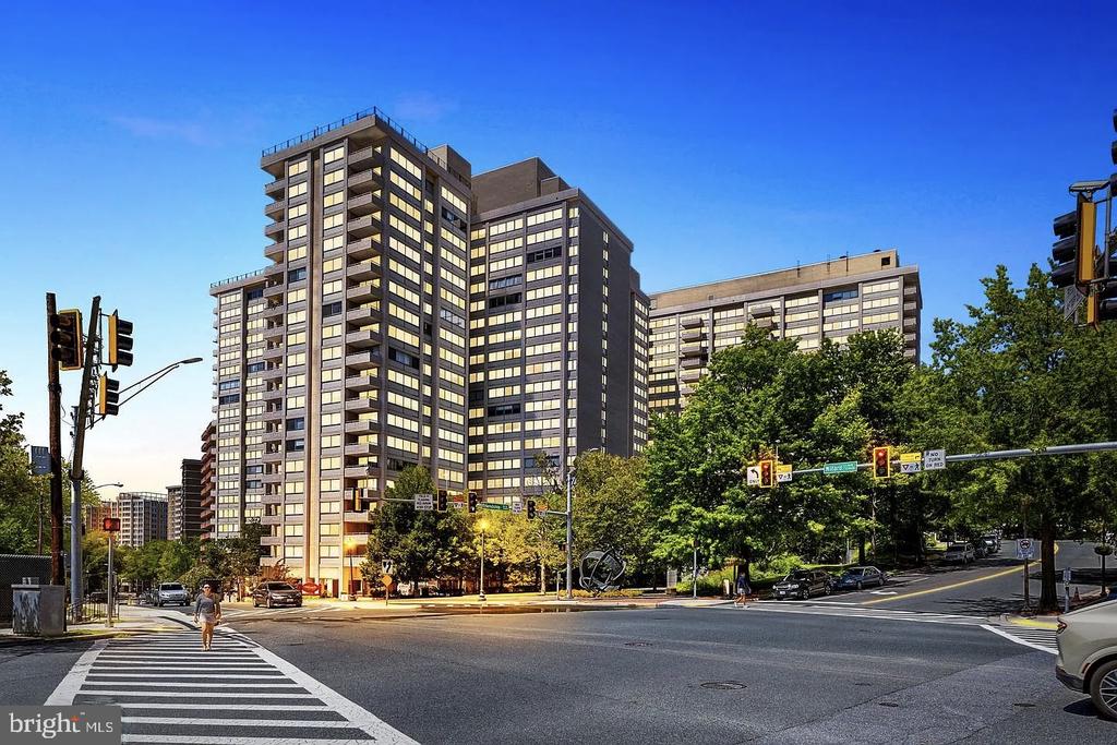 4515 WILLARD AVENUE Unit: 1009S