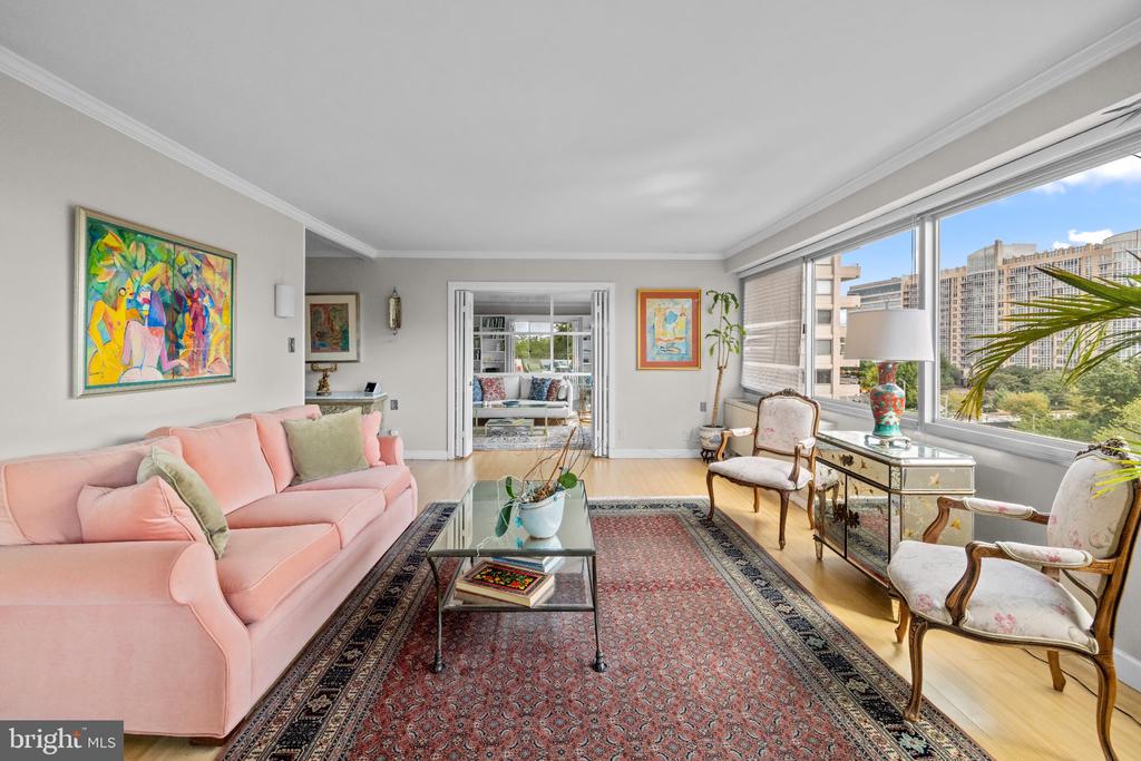 4515 WILLARD AVENUE Unit: 1009S