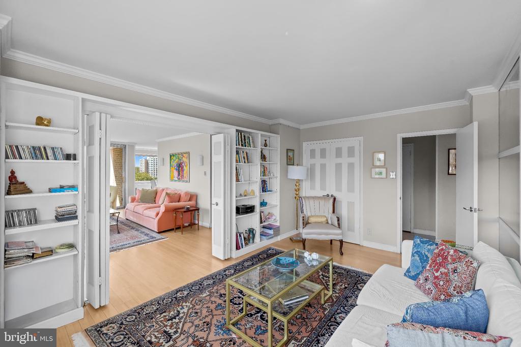 4515 WILLARD AVENUE Unit: 1009S