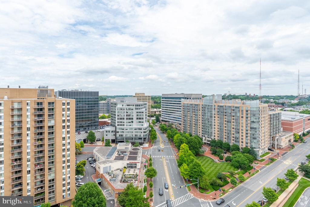 4515 WILLARD AVENUE Unit: 1009S