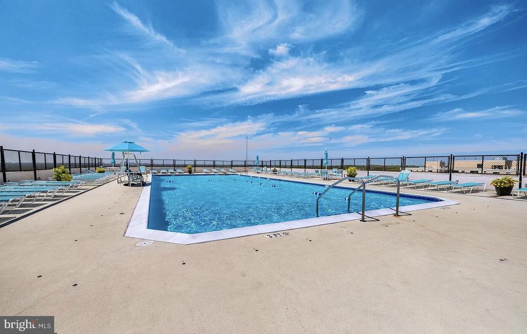 4515 WILLARD AVENUE Unit: 1009S