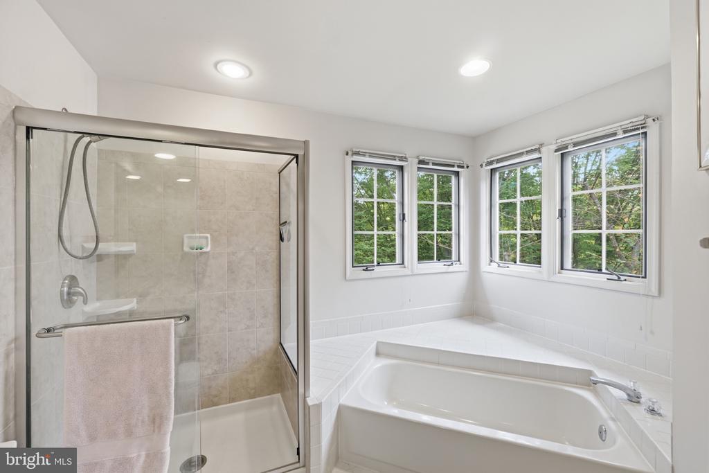 5 STATIONHOUSE COURT