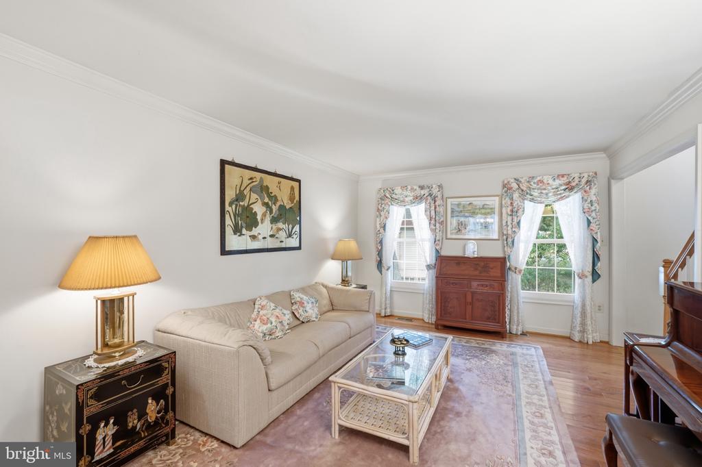 5 STATIONHOUSE COURT