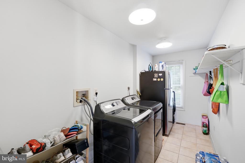 5 STATIONHOUSE COURT