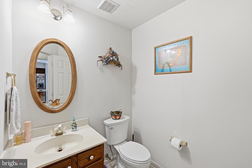 5 STATIONHOUSE COURT