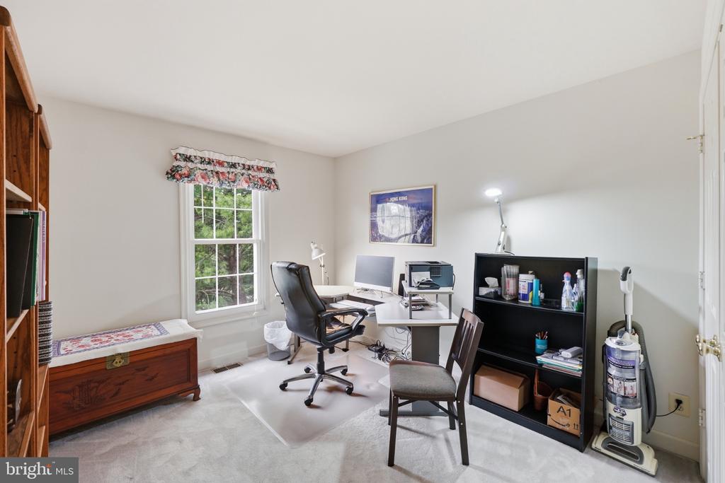 5 STATIONHOUSE COURT