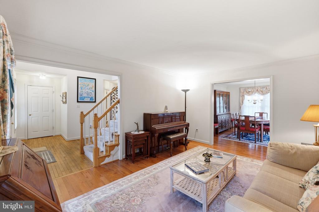 5 STATIONHOUSE COURT