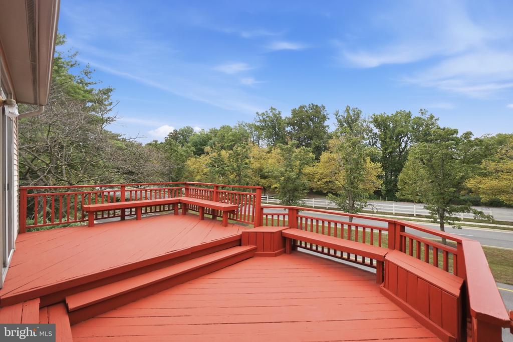 5 STATIONHOUSE COURT