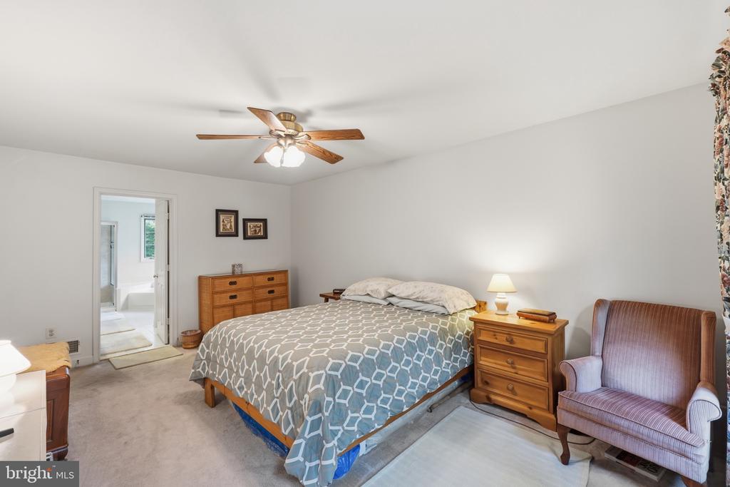 5 STATIONHOUSE COURT