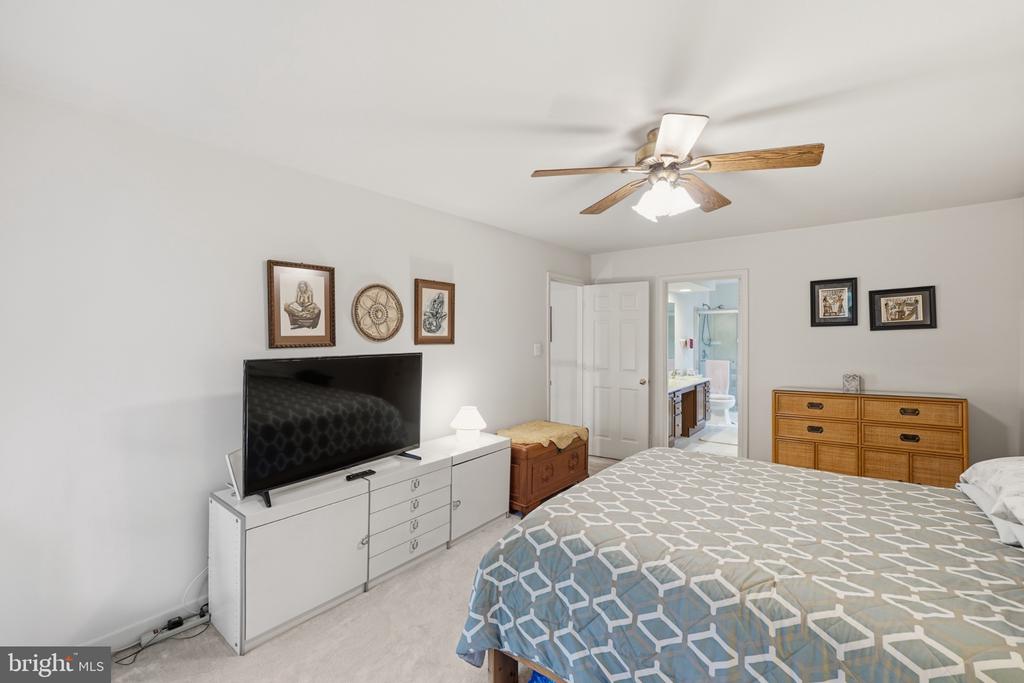 5 STATIONHOUSE COURT