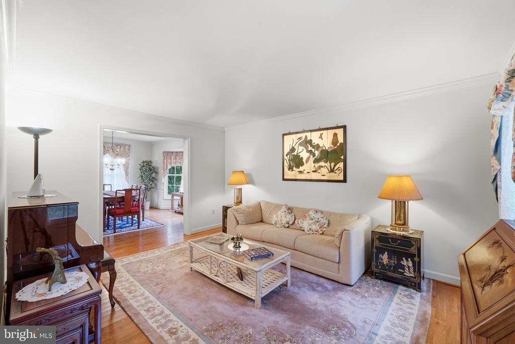 5 STATIONHOUSE COURT