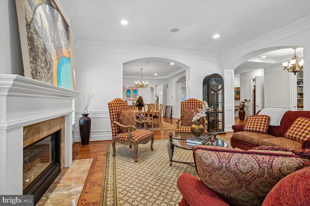 5114 WESSLING LANE