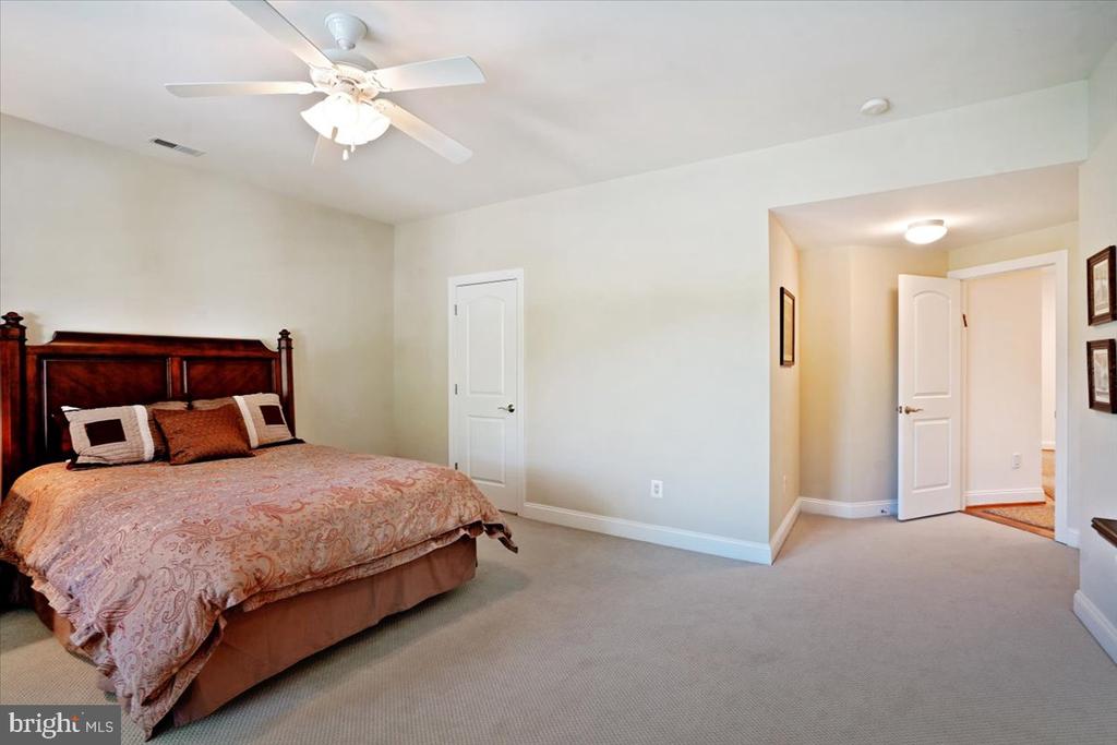 5114 WESSLING LANE