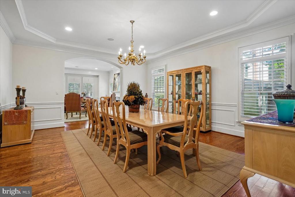 5114 WESSLING LANE