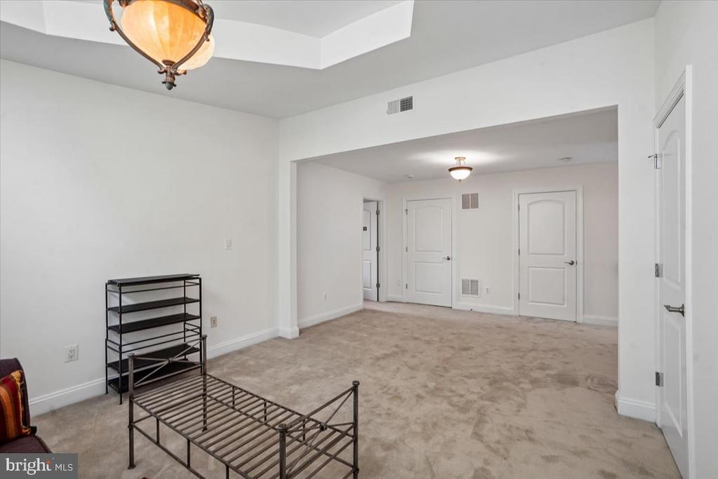 5114 WESSLING LANE