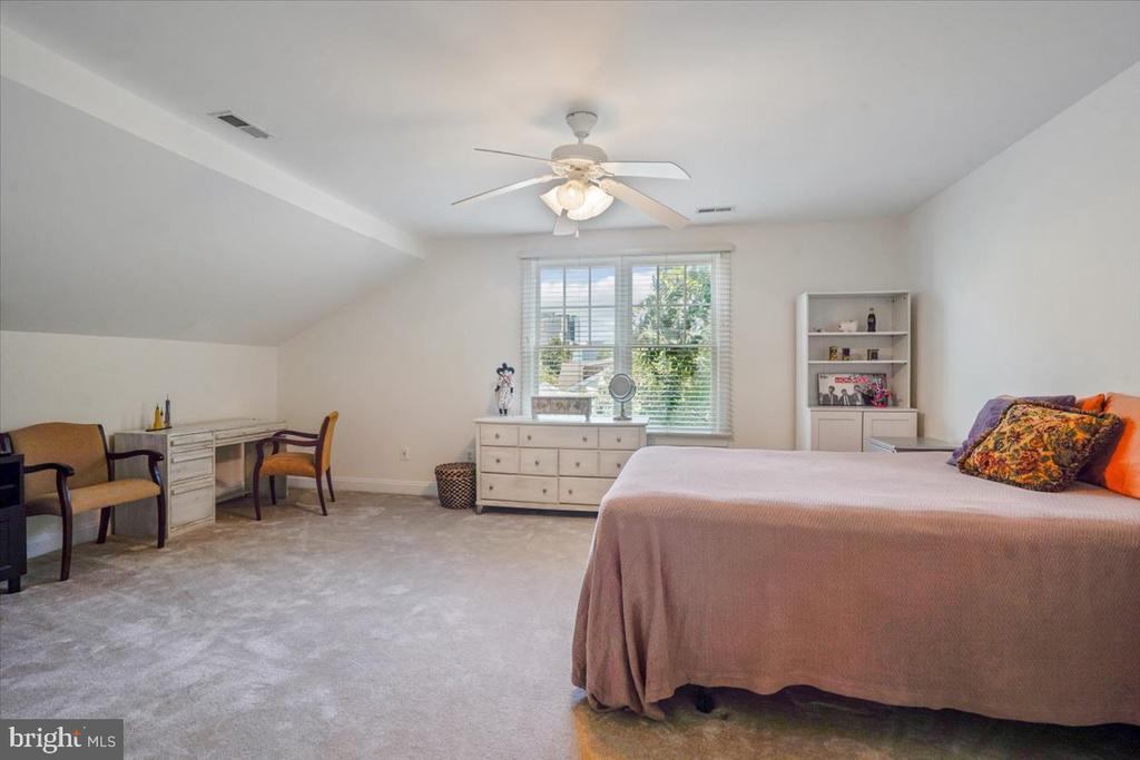 5114 WESSLING LANE