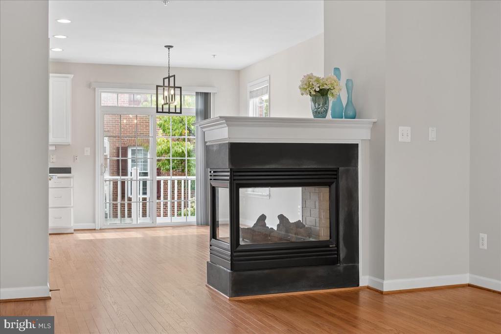 616 GARDEN VIEW SQUARE