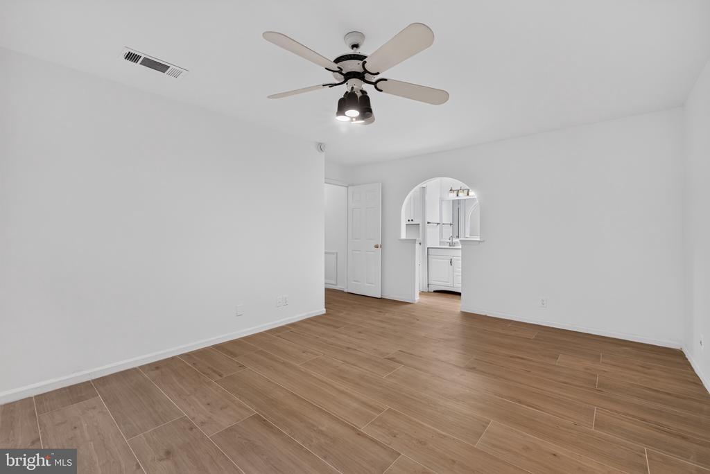 5822 INMAN PARK CIRCLE Unit: 709
