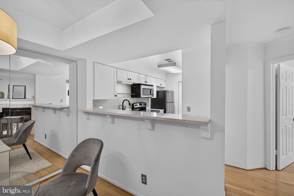 5822 INMAN PARK CIRCLE Unit: 709