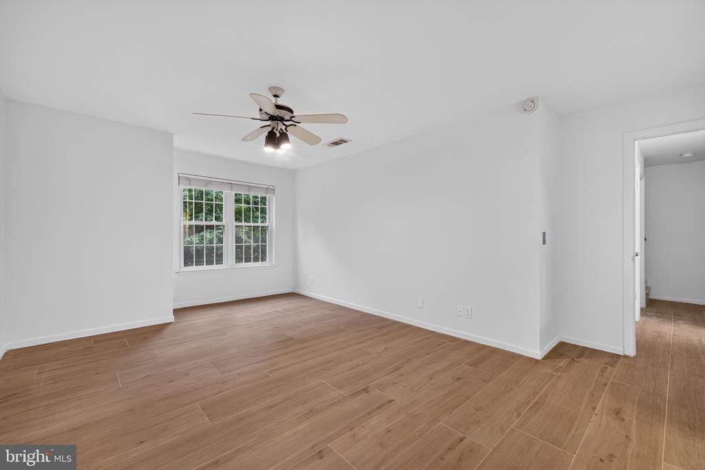 5822 INMAN PARK CIRCLE Unit: 709