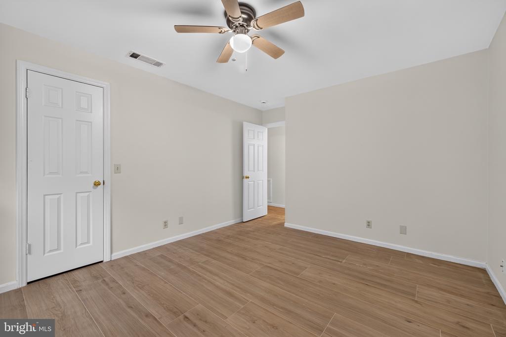 5822 INMAN PARK CIRCLE Unit: 709