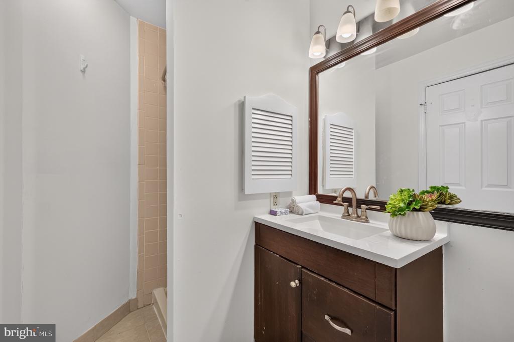 5822 INMAN PARK CIRCLE Unit: 709