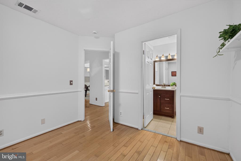 5822 INMAN PARK CIRCLE Unit: 709