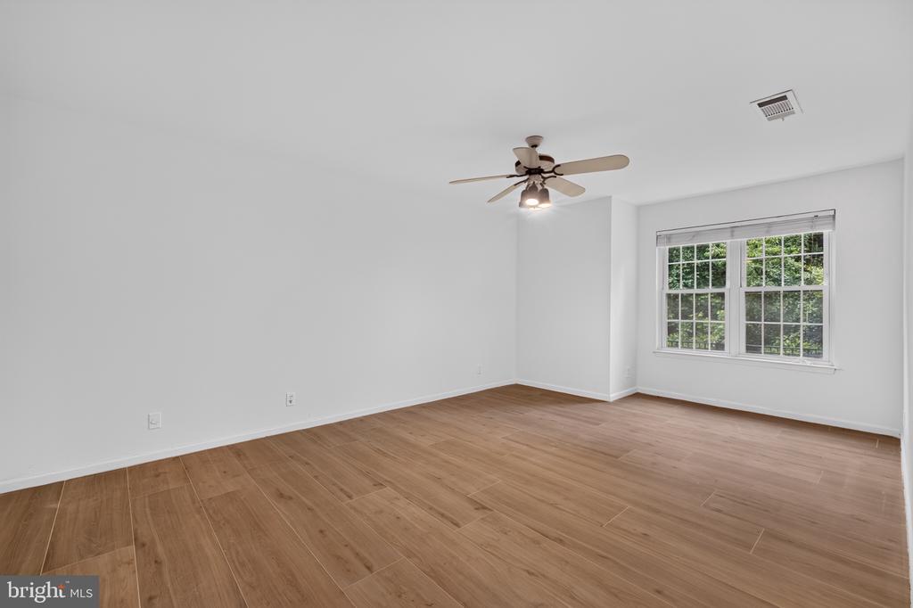 5822 INMAN PARK CIRCLE Unit: 709