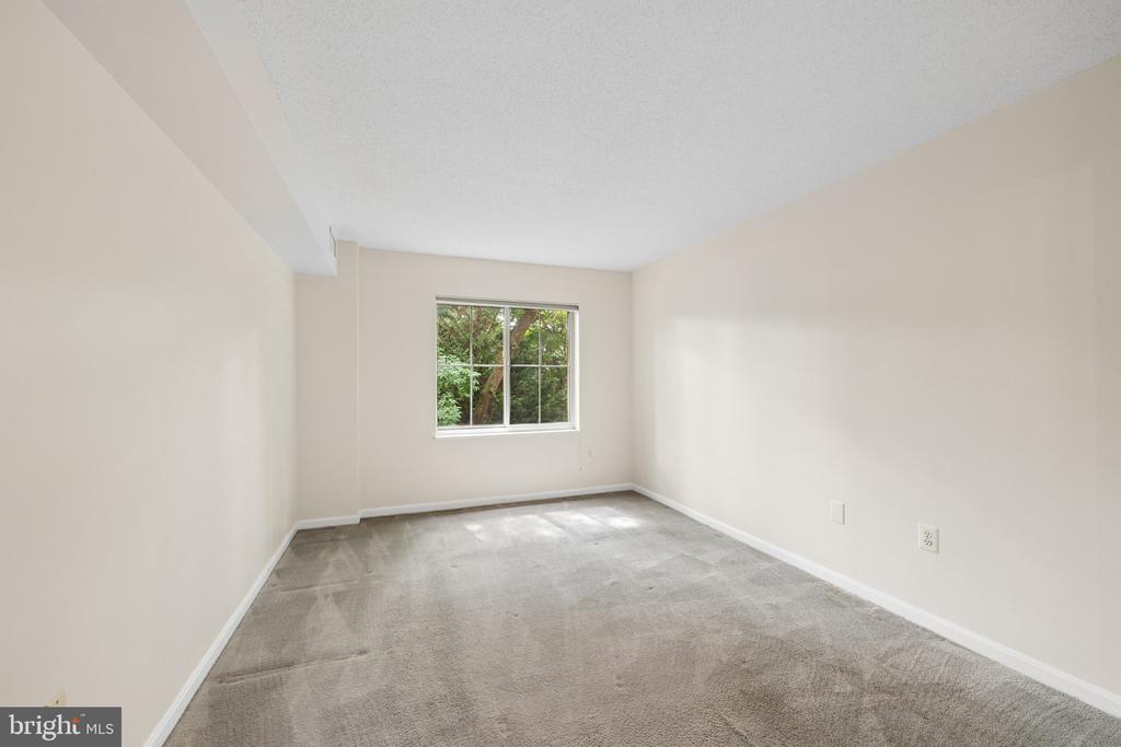 14800 PENNFIELD CIRCLE Unit: 301