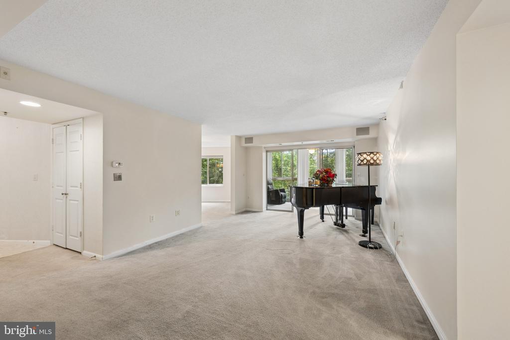 14800 PENNFIELD CIRCLE Unit: 301