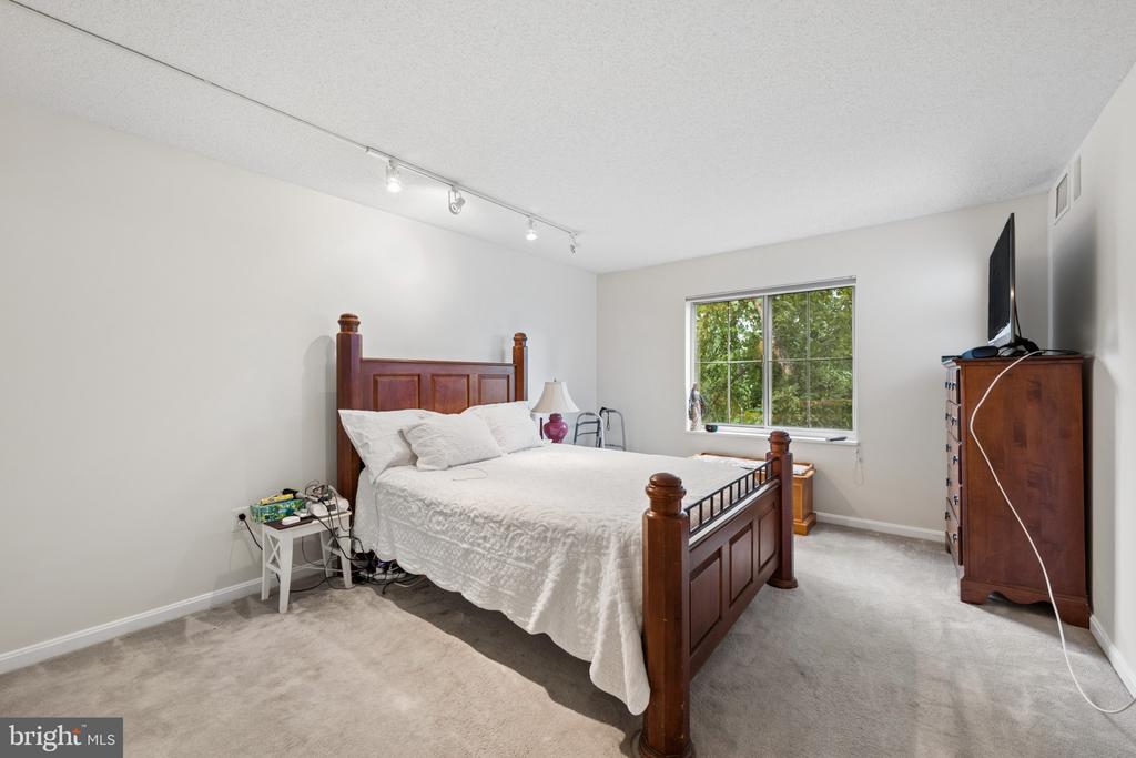 14800 PENNFIELD CIRCLE Unit: 301