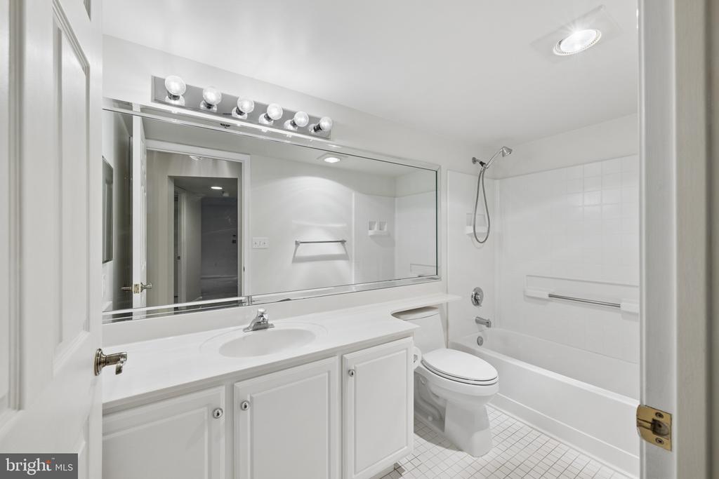 14800 PENNFIELD CIRCLE Unit: 301