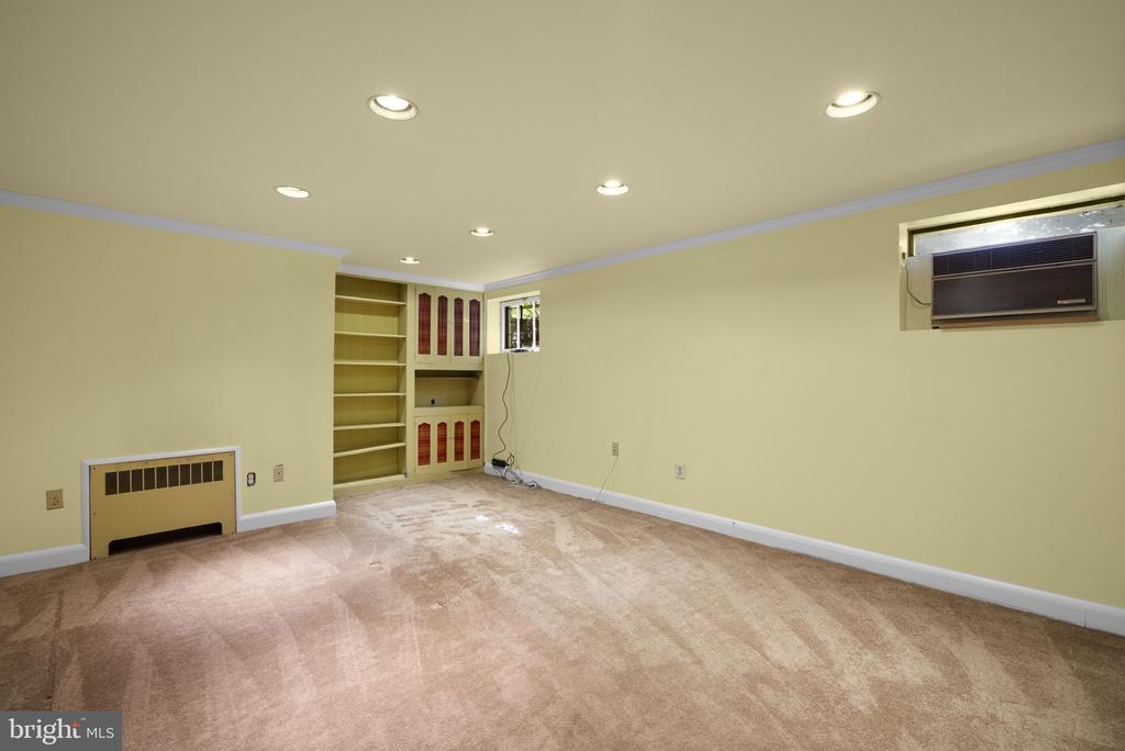 19 INDIAN SPRING DRIVE