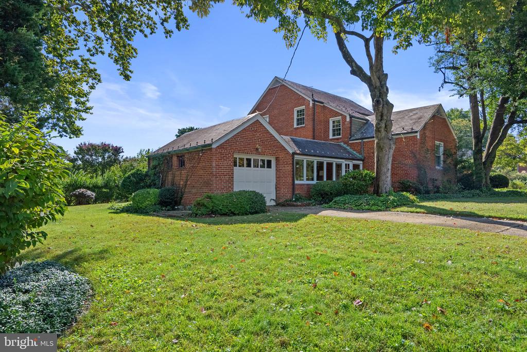 19 INDIAN SPRING DRIVE