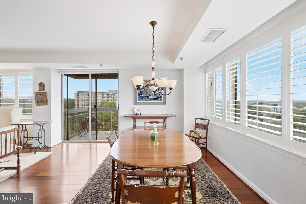 5450 WHITLEY PARK TERRACE Unit: 910