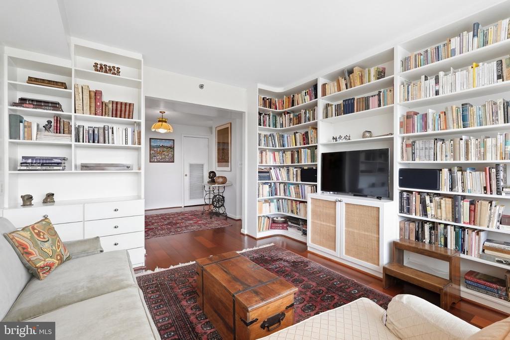 5450 WHITLEY PARK TERRACE Unit: 910