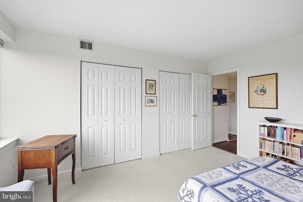 5450 WHITLEY PARK TERRACE Unit: 910