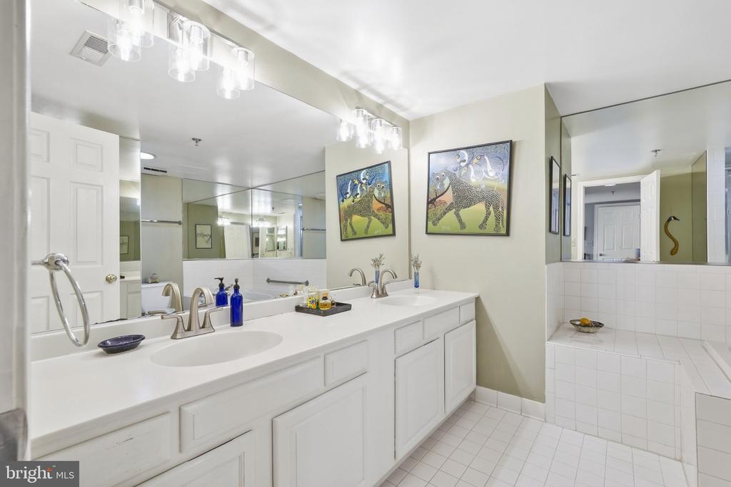 5450 WHITLEY PARK TERRACE Unit: 910