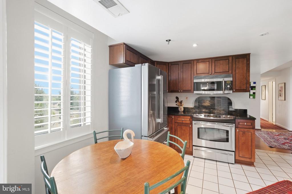 5450 WHITLEY PARK TERRACE Unit: 910