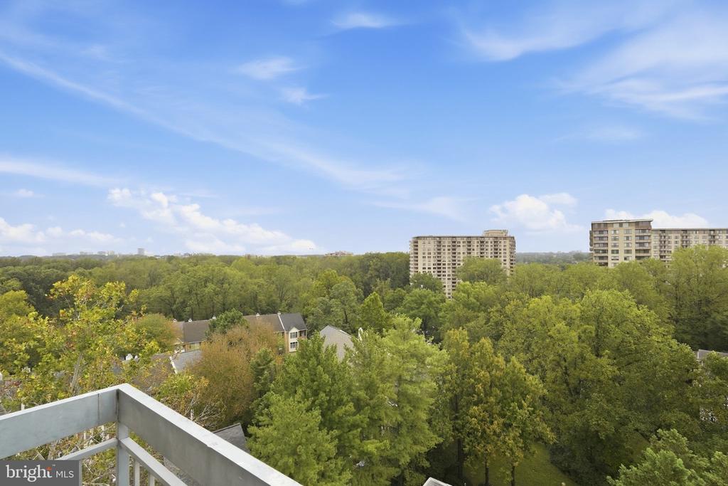 5450 WHITLEY PARK TERRACE Unit: 910