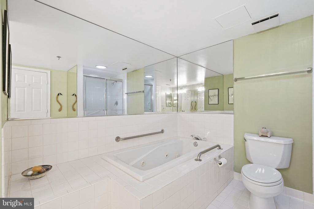 5450 WHITLEY PARK TERRACE Unit: 910