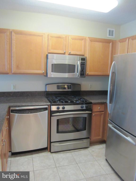 7111 WOODMONT AVENUE Unit: 610