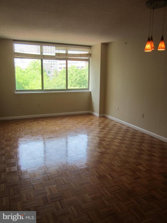 7111 WOODMONT AVENUE Unit: 610
