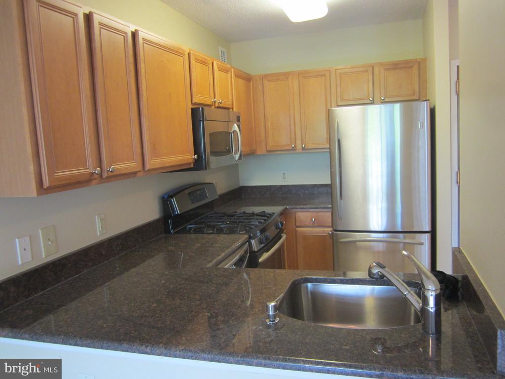 7111 WOODMONT AVENUE Unit: 610
